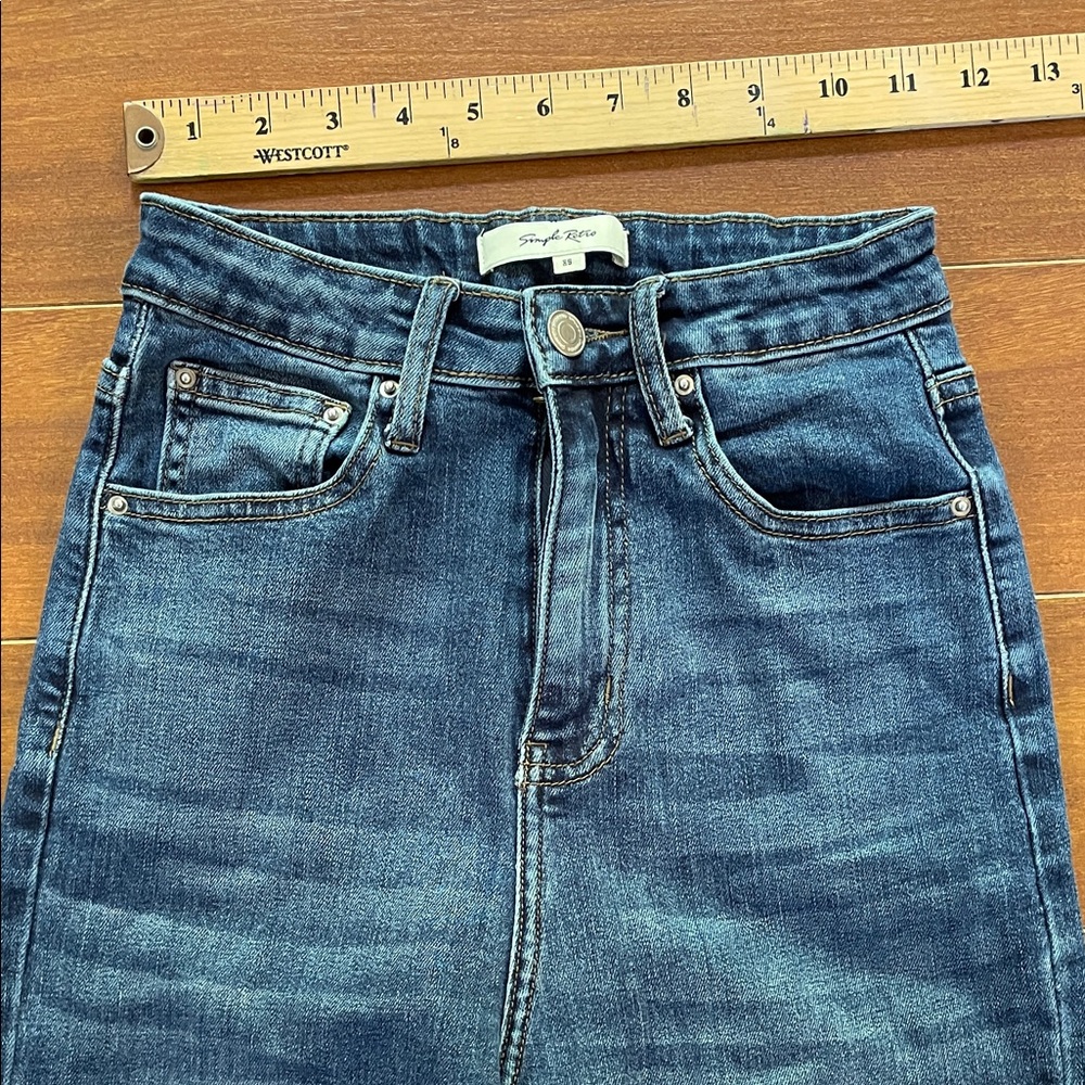 Simple Retro High Rise Blue Jeans
